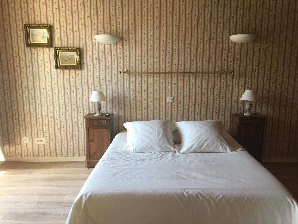 Le Cheval Blanc Bed & Breakfast La Bastide-des-Jourdans Bagian luar foto