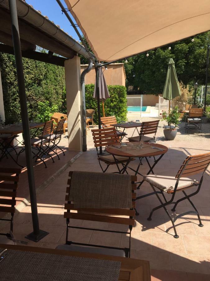 Le Cheval Blanc Bed & Breakfast La Bastide-des-Jourdans Bagian luar foto